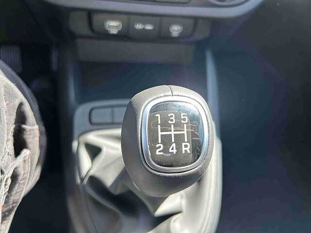 Hyundai  I10 PE MY25 5P 1.0 MT CONNECTLINE