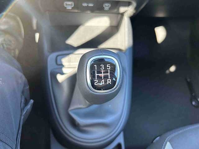 Hyundai  I10 PE MY25 5P 1.0 MT CONNECTLINE