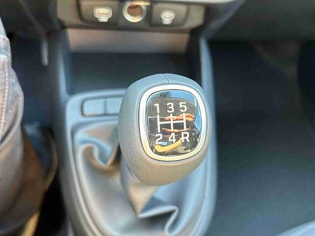 Hyundai  I10 PE MY25 5P 1.0 MT CONNECTLINE
