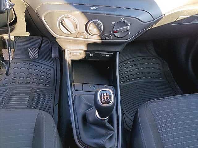 Hyundai i20 i20 1.2 MPI MT ConnectLine