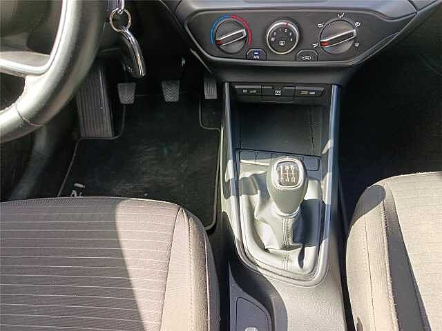 Hyundai i20 i20 1.2 MPI MT ConnectLine