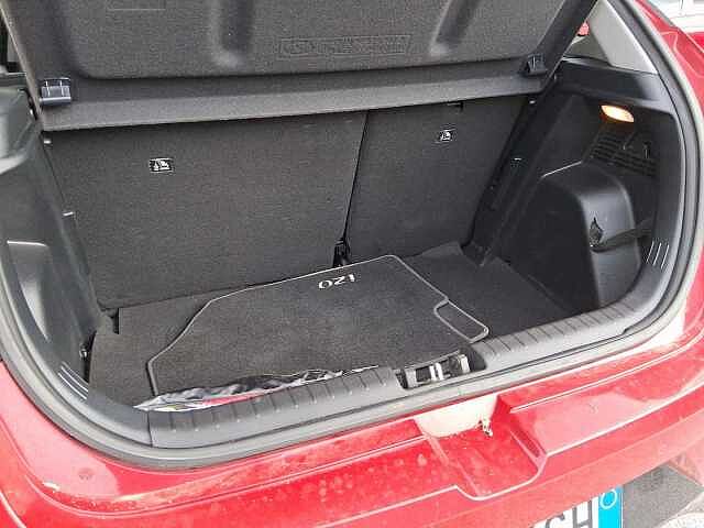 Hyundai i20 1.2 MPI MT Connectline