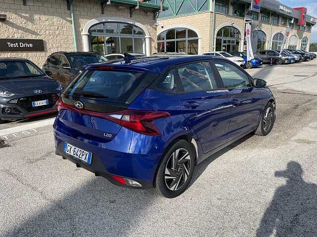 Hyundai i20 1.2 MPI MT Connectline