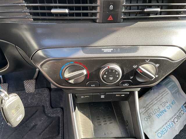 Hyundai i20 1.2 MPI MT Connectline