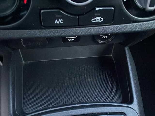 Hyundai i10 1.0 MPI Tech Connect Pack