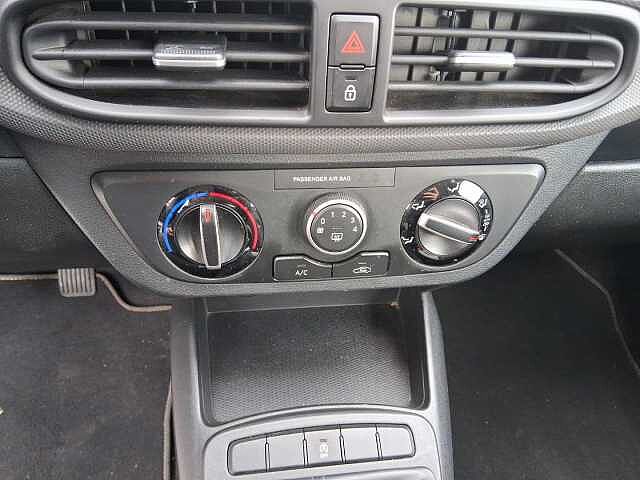 Hyundai i10 1.0 MPI Tech Connect Pack