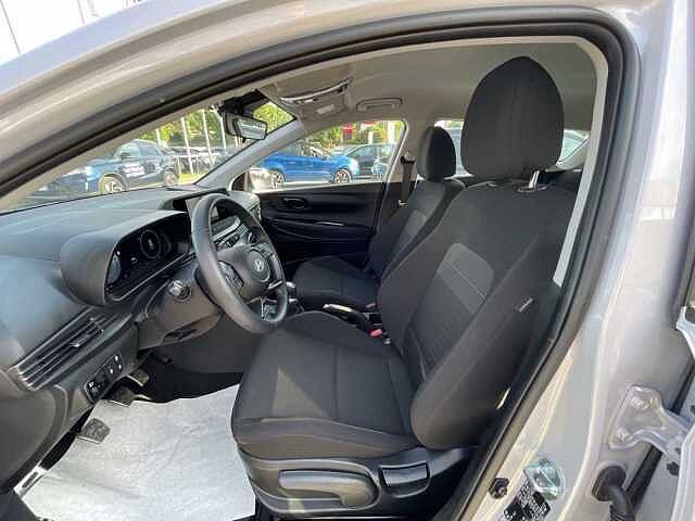 Hyundai BAYON 1.2 MPI MT XLine- solo km. 2.100