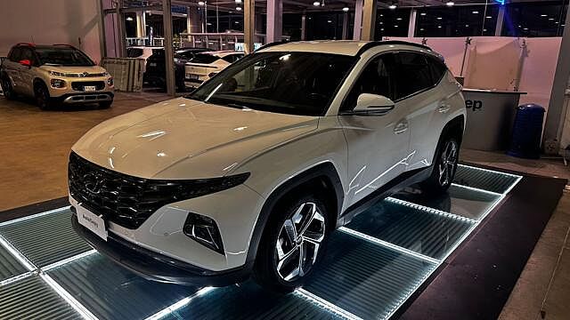 Hyundai TUCSON 1.6 HEV aut. XLine CERCHI 19'