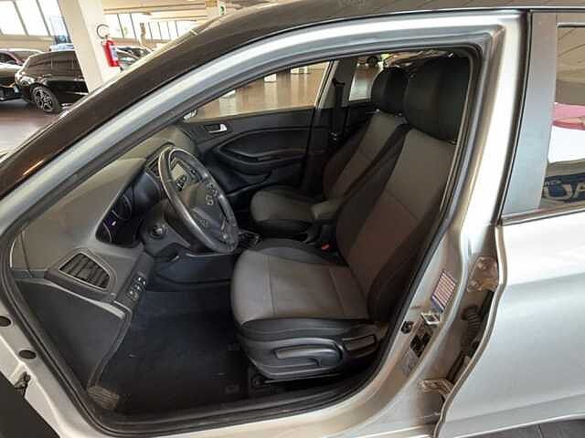 Hyundai i20 5P 1.2 MPI DUALCOLOR 84CV