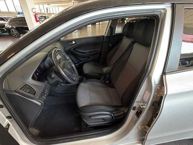 Hyundai i20 5P 1.2 MPI DUALCOLOR 84CV