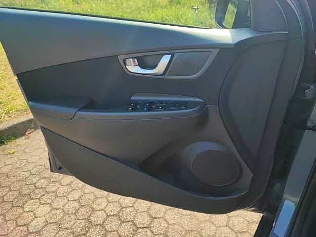 Hyundai KONA 1.0 T-GDI 48V XTECH+ 2WD 120CV IMT
