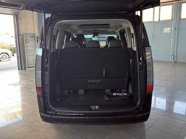 Hyundai STARIA 2.2 LUXURY AWD AUTO