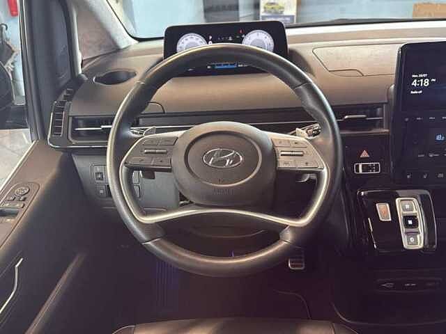 Hyundai STARIA 2.2 LUXURY AWD AUTO