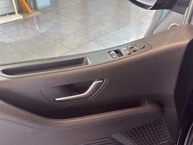 Hyundai STARIA 2.2 LUXURY AWD AUTO