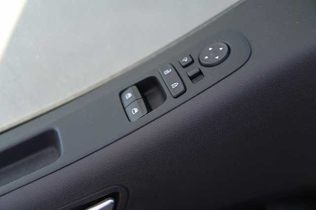 Hyundai STARIA STARIA HEV 1.6T 9 POSTI WAGON AT 2WD