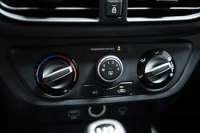 Hyundai i10 I10 PE MY25 5P 1.0 MT CONNECTLINE