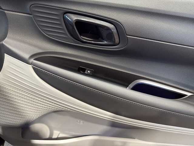 Hyundai BAYON BAYON PE  1.0T XCLASS 48V DCT white