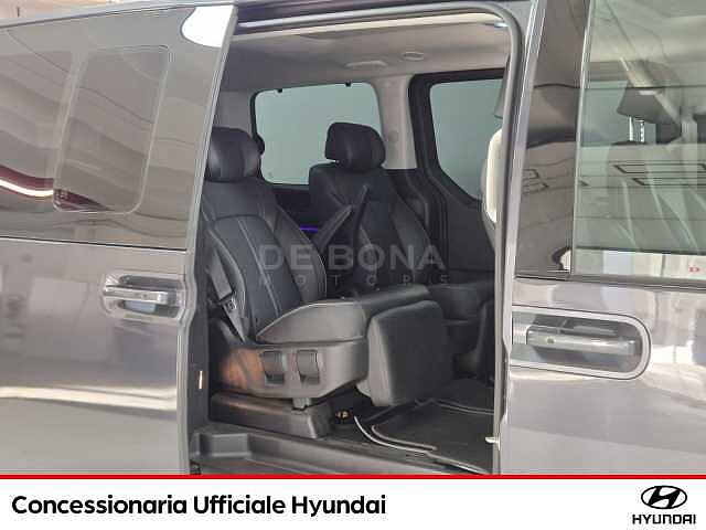 Hyundai STARIA 2.2 luxury awd auto