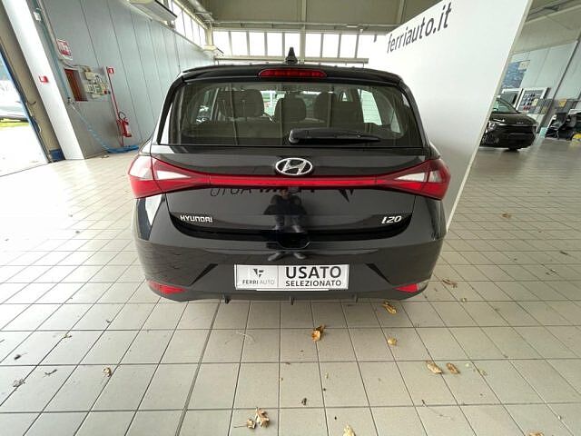 Hyundai i20 1.2 MPI MT Connectline