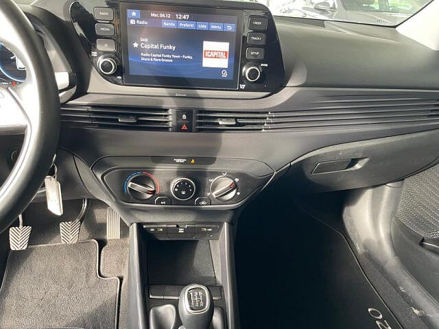Hyundai i20 1.2 MPI MT Connectline