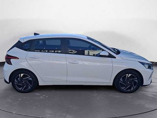 Hyundai i20 1.2 MPI MT Connectline