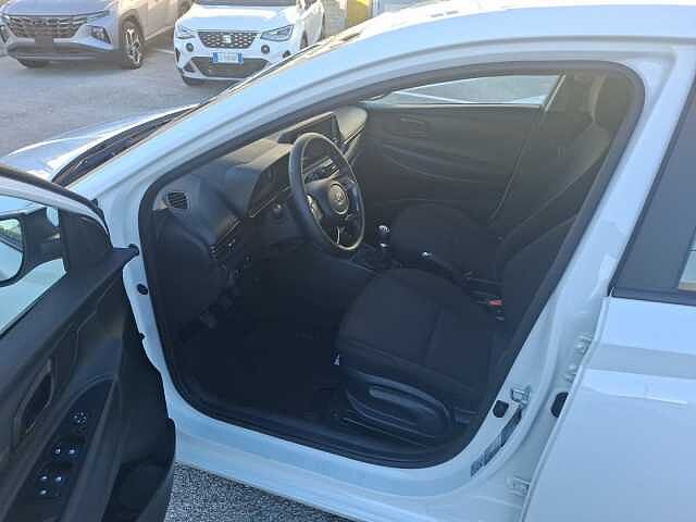 Hyundai i20 1.2 MPI MT Connectline