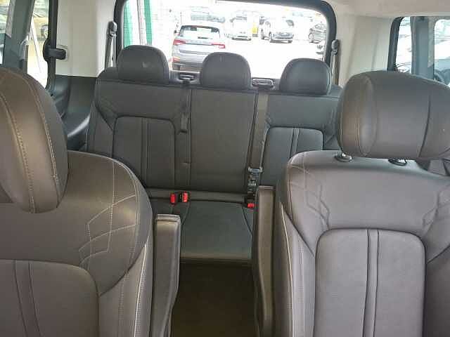 Hyundai STARIA 2.2 AT AWD 7 posti Luxury