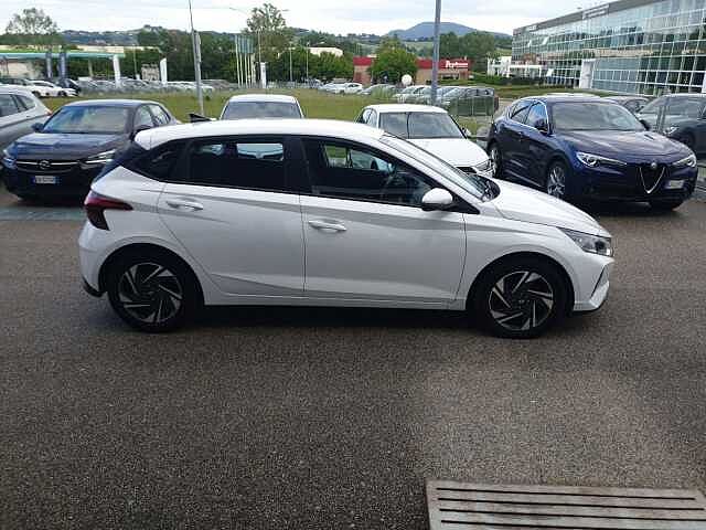 Hyundai i20 1.2 MPI MT ConnectLine