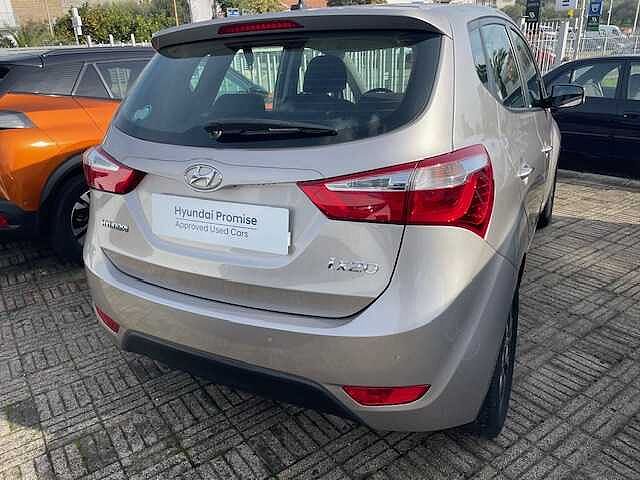 Hyundai ix20 1.4 90 CV APP MODE