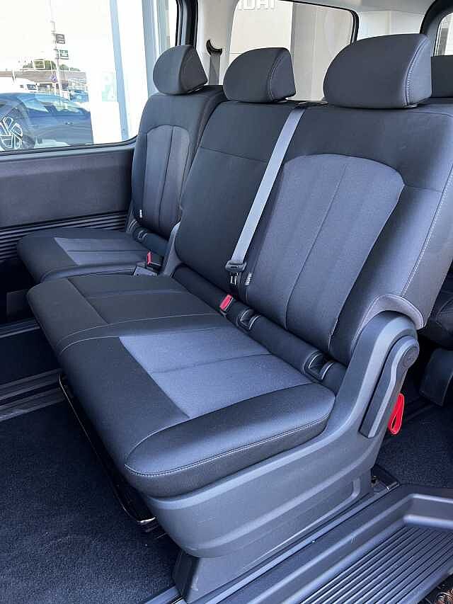 Hyundai STARIA 1.6 HEV AT 2WD 9 posti Wagon