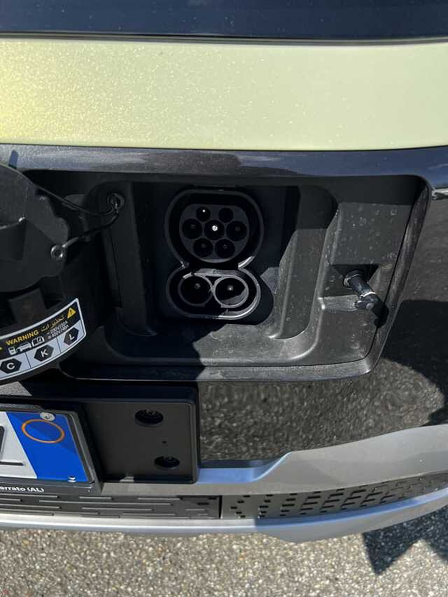 Hyundai INSTER 49 kWh xTech + Login Pack