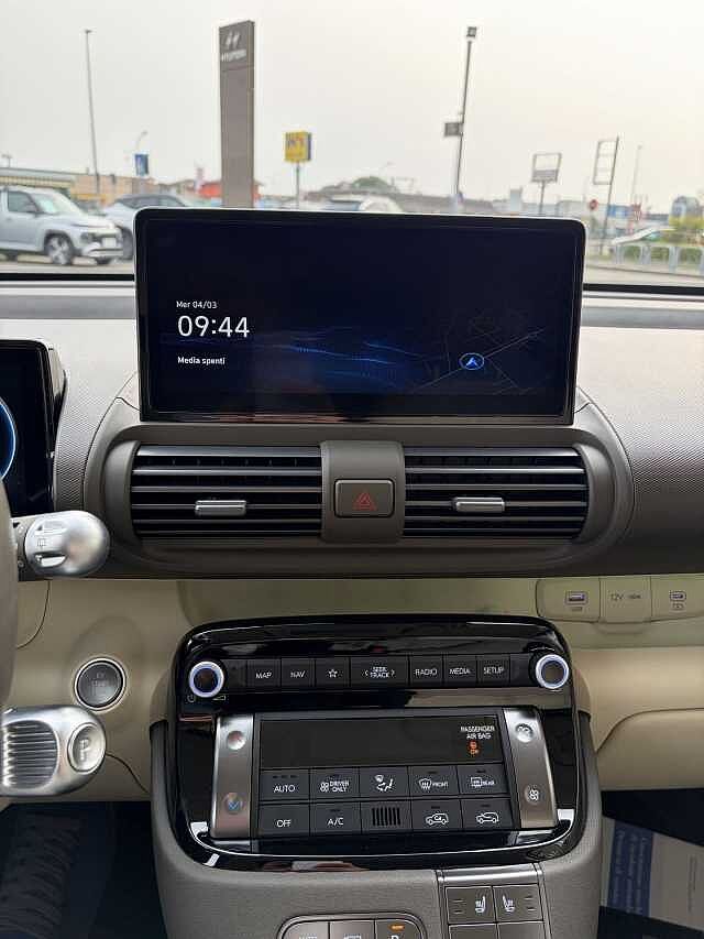 Hyundai INSTER 49 kWh Xclass + Tech pack + cerchi da 17