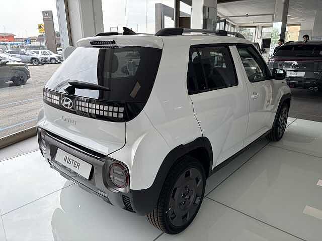 Hyundai INSTER BEV 49 kWh Cross