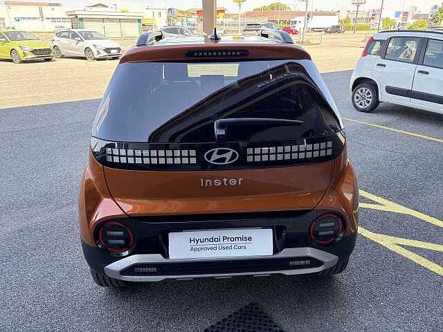 Hyundai INSTER BEV 49 kWh Xclass + cerchi da 17'