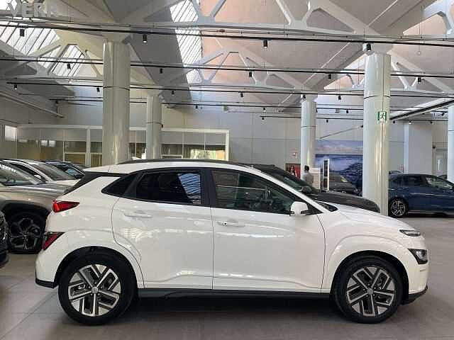 Hyundai KONA 39 kWh EV Xline - 305km autonomia