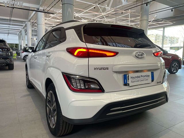 Hyundai KONA 39 kWh EV Xline - 305km autonomia