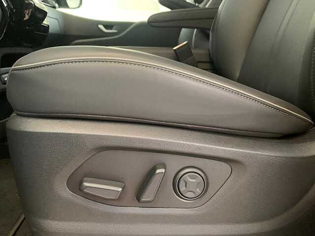 Hyundai STARIA 1.6 HEV AT 2WD 7 posti Luxury