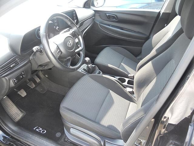 Hyundai i20 1.2 MPI MT Connectline