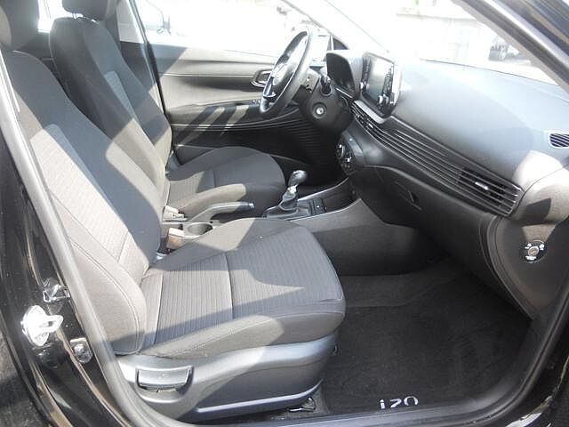 Hyundai i20 1.2 MPI MT Connectline