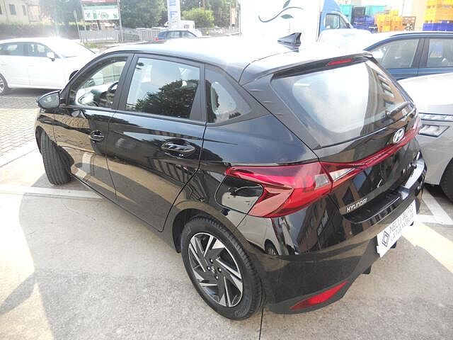 Hyundai i20 1.2 MPI MT Connectline