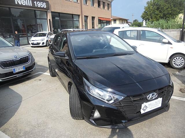 Hyundai i20 1.2 MPI MT Connectline