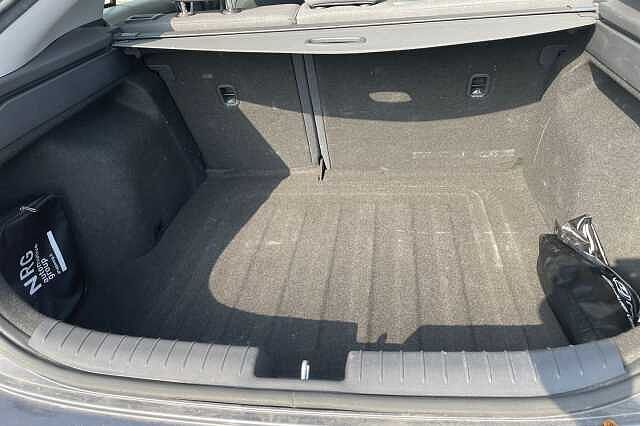 Hyundai IONIQ 1.6 Hybrid DCT Tech