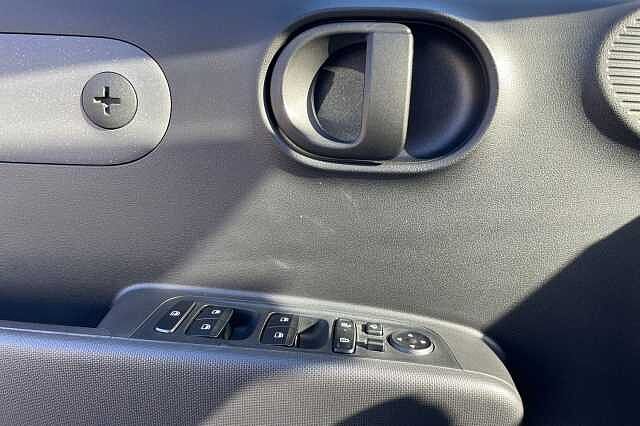 Hyundai INSTER 49 kWh XTech + Login Pack