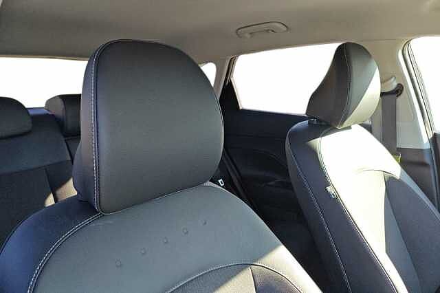 Hyundai KONA EV 64.8 KWh Exclusive