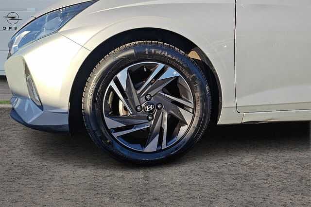 Hyundai i20 1.2 MPI MT Connectline