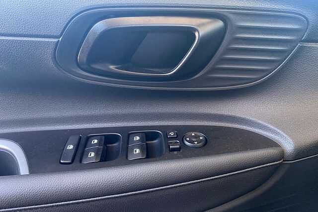 Hyundai BAYON 1.0 T-GDI MT XLine