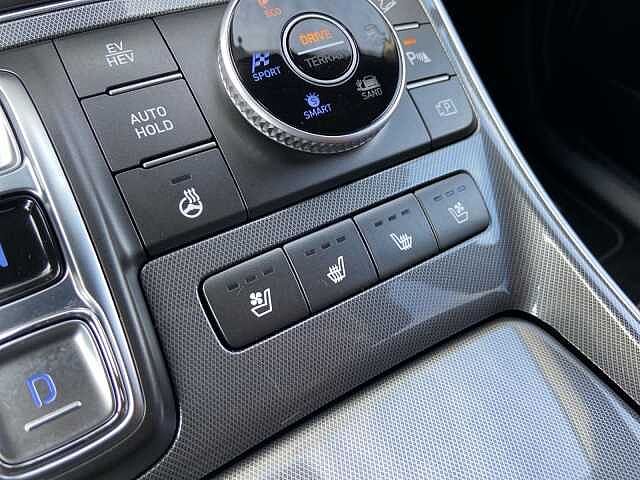 Hyundai SANTA FE 1.6 T-GDI PHEV 4WD A/T 7posti Xclass