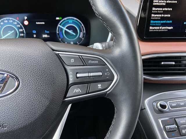 Hyundai SANTA FE 1.6 T-GDI PHEV 4WD A/T 7posti Xclass