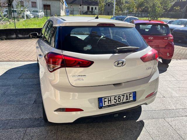 Hyundai i20 1.2 84 CV 5 porte Blackline + GANCIO TRAINO