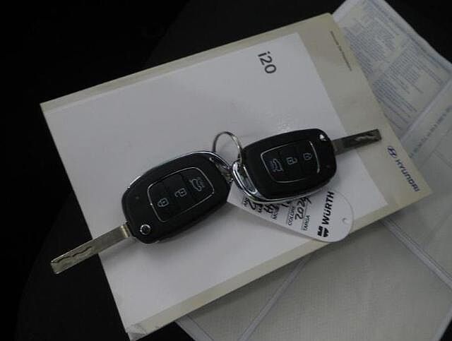Hyundai i20 1.0 T-GDI 48V DCT Connectline 100 cv
